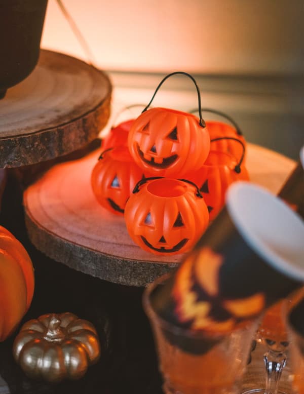 Godishink i form av pumpa - 6 små Halloweentillbehör.Size-One size