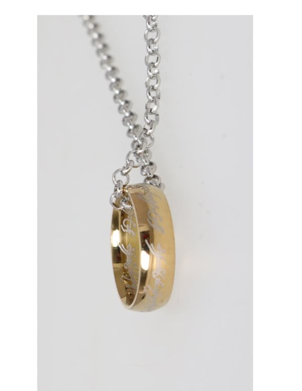 Halskjede med gullring.Size-One size