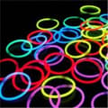 Miniatyrbild 1 av 4: Självlysande armband - Tub of 100 - Diverse färger - Vuxen - 20 cm