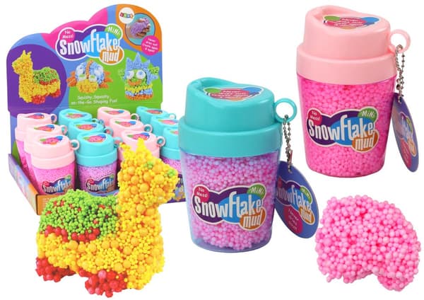 Squishy Styrofoam-bolde i en lyserød kop