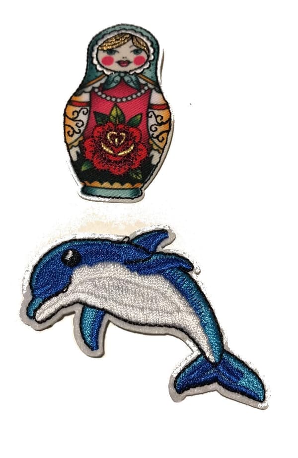 2 broderade tygmärken stryka på