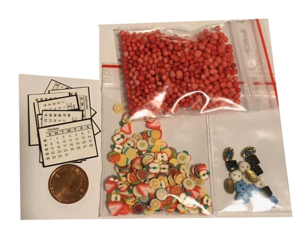 Miniatyrer till dockskåp prylpaket mix