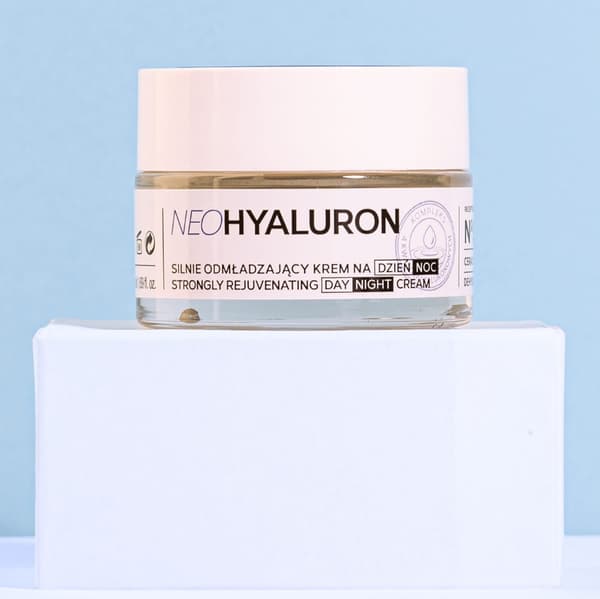 MINCER PHARMA NeoHyaluron nuorentava kasvovoide päivälle ja yölle 50 ml