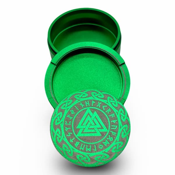 Snusboks i grønn aluminium med Valknut vikingsymbol