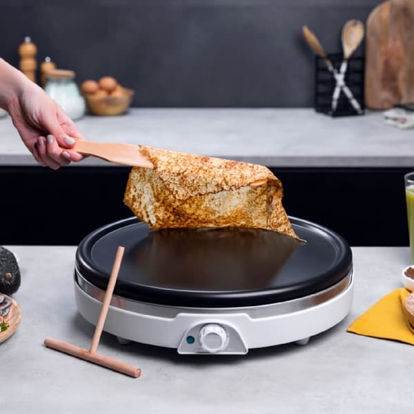 Cecotec Stainless-steel XL crepe maker, 1350 W, with easily removable plate and dishwasher safe.