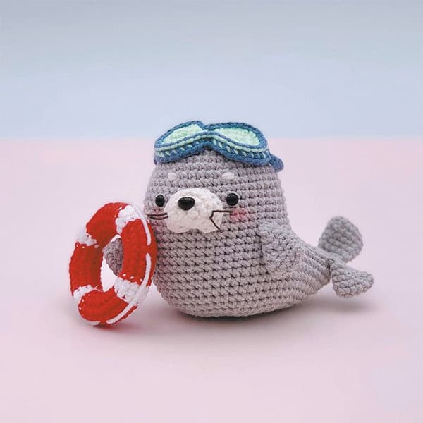 Kit för Amigurumi - Graine Créative - Natoo sälen - 13 cm - Enkel skapelse - Söt och rolig