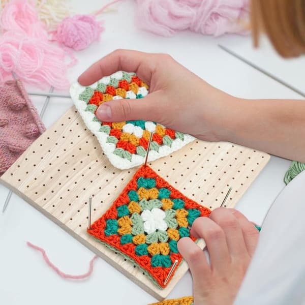 Blockningsbräda / Virkplatta – Blocking board för Virkning