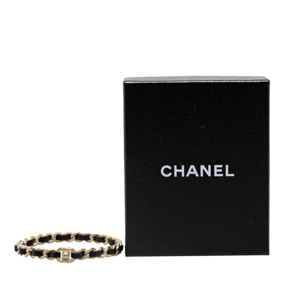 Pre-owned Chanel Gold Plated CC Turnlock Bangle Bracelet Gold