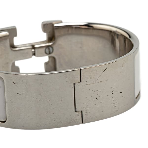 Pre-owned Hermès Wide Enamel Clic Clac H Bracelet GM White