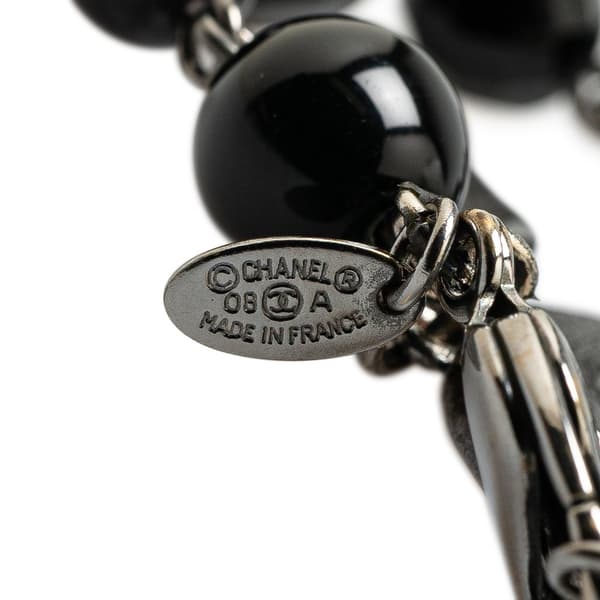 Pre-owned Chanel Silver Faux Pearl and Beads CC Charm Bracelet Silver