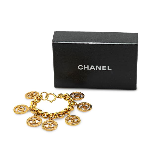 Pre-owned Chanel Gold Plated Round CC Charm Bracelet Gold