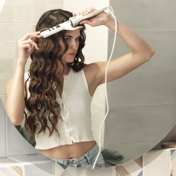 Cecotec Tourmaline curling iron with keratin and argan oil coating.