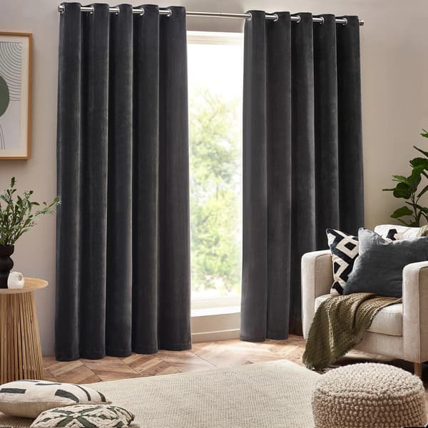 Yard Chenille sammet eyelet gardiner