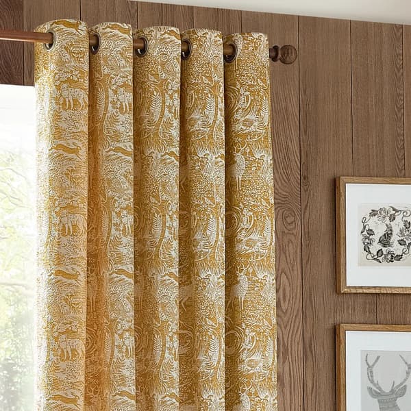 Furn Winter Woods Chenille Animals Eyelet Curtains