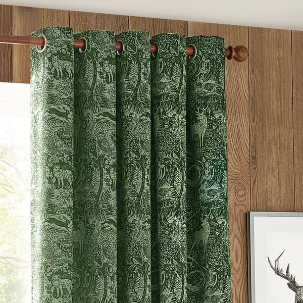 Furn Winter Woods Chenille Animals Eyelet Curtains