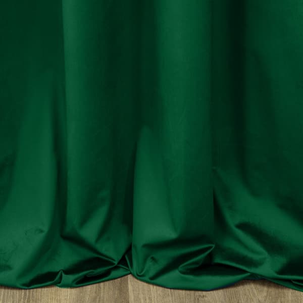 Gardin 140x270 Sibel grøn mørk fløjl færdiglavet på Pierre Cardin tape