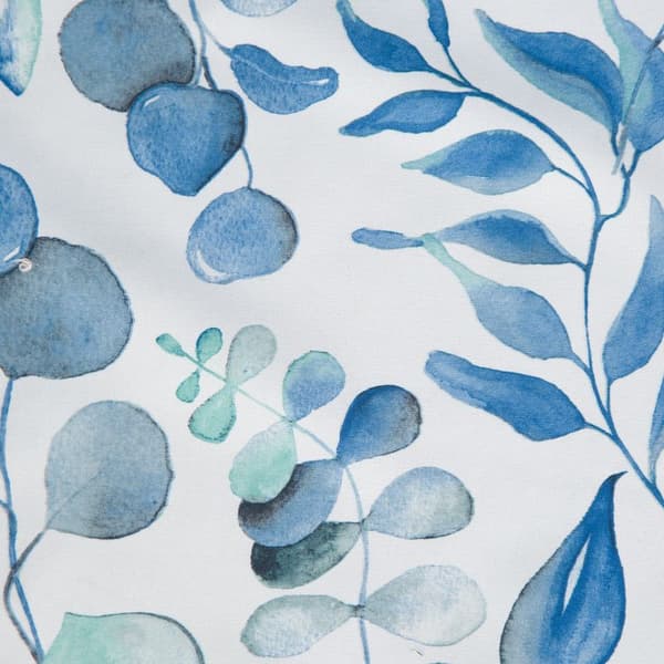 Gardin 140x250 Rosali hvidblå med print af malede kviste, lavet af lys mikrofiber, klar med Eurofirany-øjer