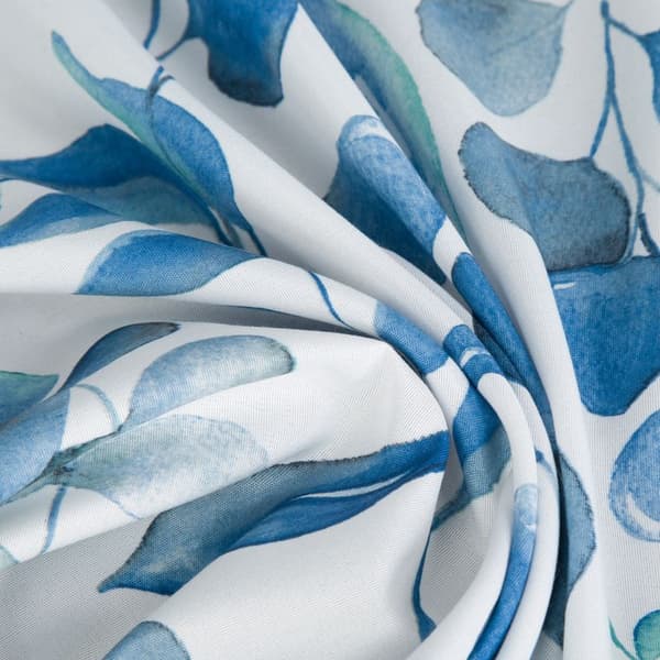 Gardin 140x250 Rosali hvidblå med print af malede kviste, lavet af lys mikrofiber, klar med Eurofirany-øjer