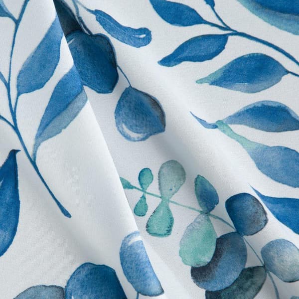 Gardin 140x250 Rosali hvidblå med print af malede kviste, lavet af lys mikrofiber, klar med Eurofirany-øjer