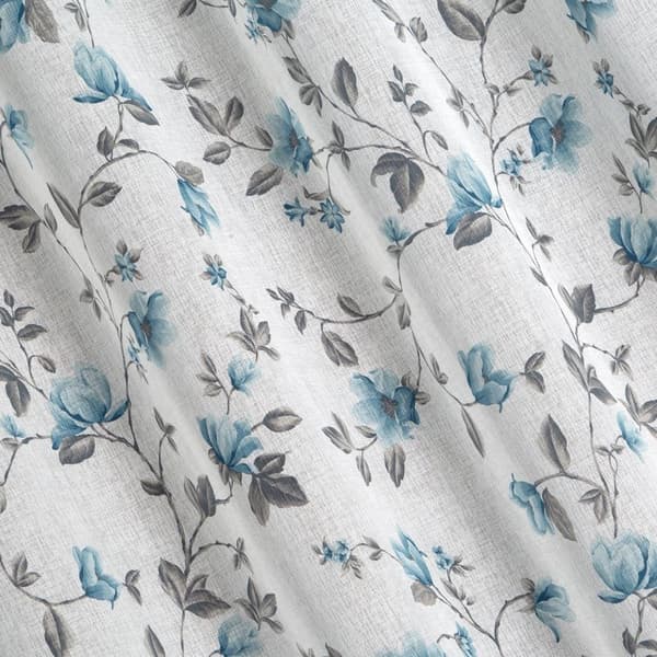 Gardin 140x250 Jenny hvid blå klar med gennemføringer lavet af let etamin i øko stil med et blomstermotiv Eurofirany