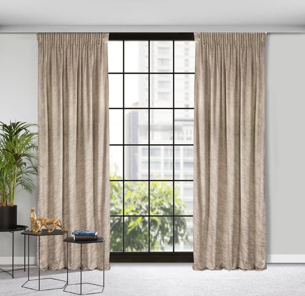 Færdiglavet riva gardin på tape 140x270 cm, mørk beige