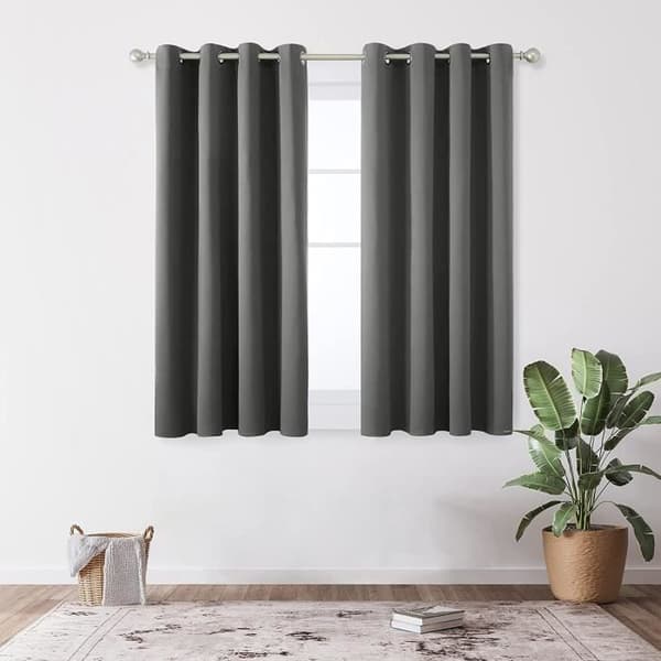 Värmeisolerade mörkläggningsgardiner, 117x137 CM (bredd x höjd), modern öljettdesign, ljusgrå, 2 st