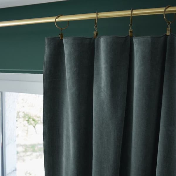 Justerbar gardin + 8 "César" klämringar 140 x 270 cm Cotton Velvet - César Slate