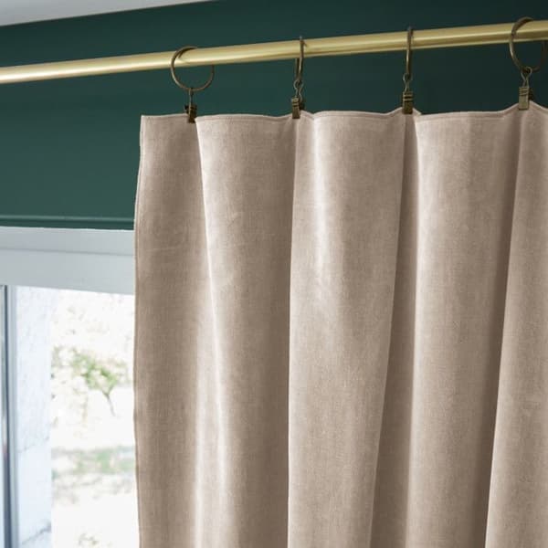 Set med 2 justerbara gardiner + 8 "César" klämringar 140 x 270 cm Cotton Velvet - César Pampa
