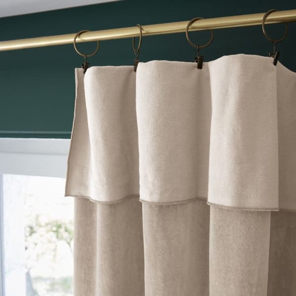 Set med 2 justerbara gardiner + 8 "César" klämringar 140 x 270 cm Cotton Velvet - César Pampa