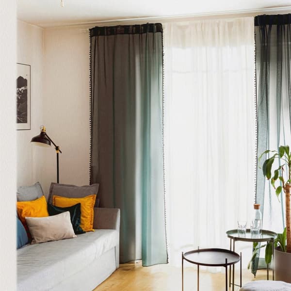 Gardin | ADI | med pomponer grøn | 140x250 cm | AW22 985236