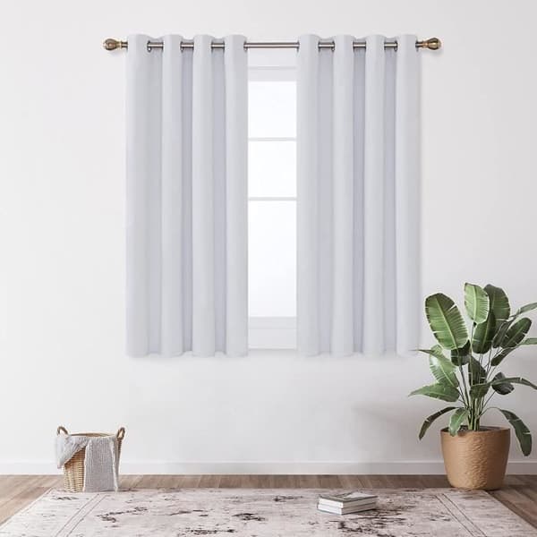 Isolerade mörkläggningsgardiner - 117x137 CM (Bredd x Höjd) - Modern Eyelet Design - vit - 2 st