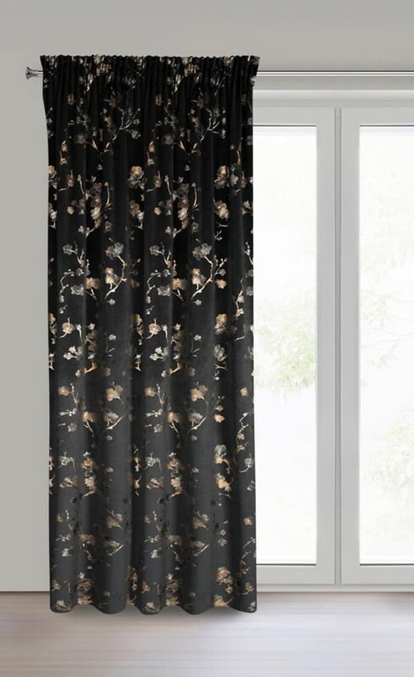 FÄRDIG SELENA GARDIN PÅ TEJP 140 X 270 CM SVART