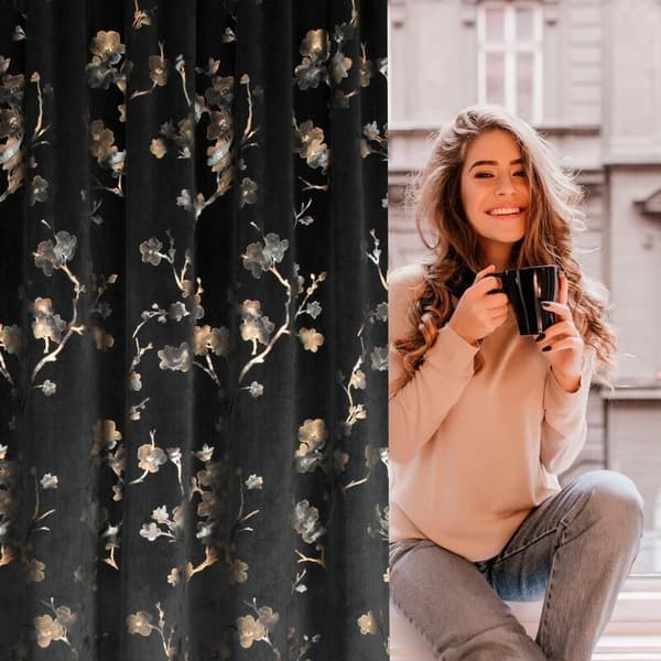 FÄRDIG SELENA GARDIN PÅ TEJP 140 X 270 CM SVART