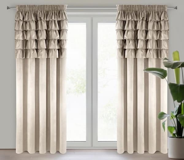 AURA FÄRDIG GARDIN PÅ TEJP 140 X 270 CM BEIGE