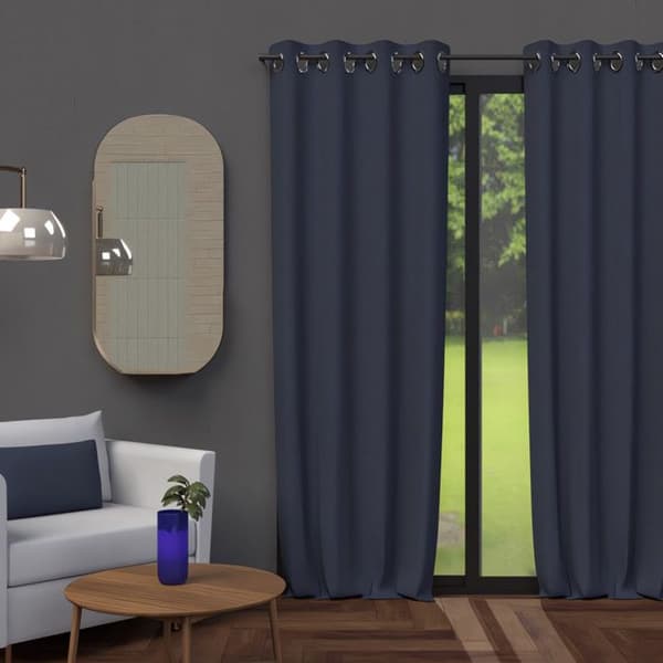 Marinblå BLACKOUT öljettgardin 140X240 cm. Gardin blockerar ljuset. Klar att installera Sammansättning: 100 % polyester, metallöglor