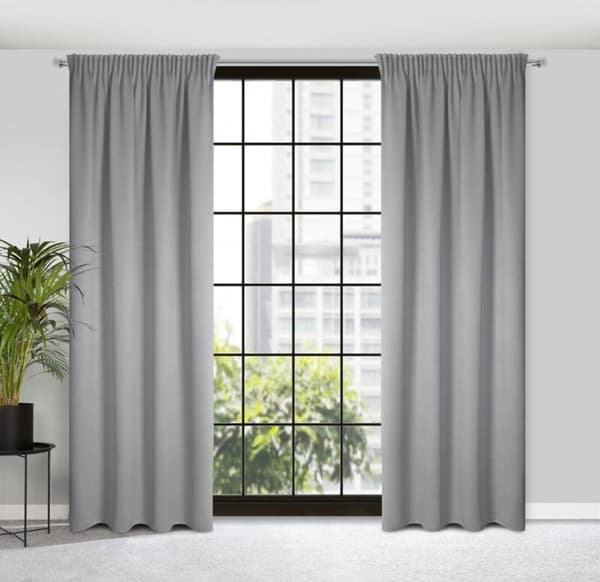 CARLO FÄRDIG GARDIN PÅ TEJP 130 X 300 CM SILVER