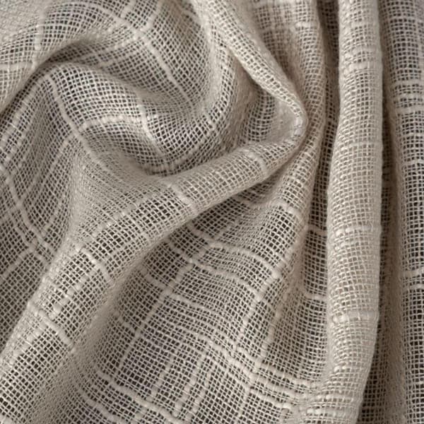 RUBI KLARGÅRET GARDIN PÅ TAPE 140 X 270 CM BEIGE