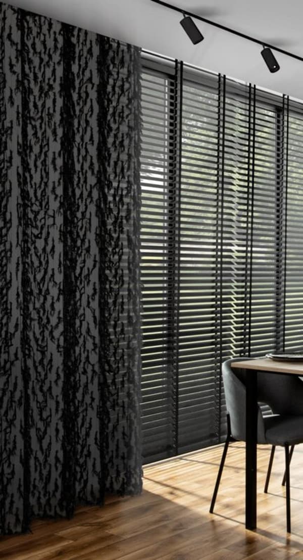 VALMIS VICTORIA VERHO 140 X 250 CM MUSTA