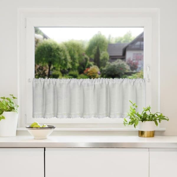 FERDIG LAVET GARDIN GUSTO PÅ TAPE 150 X 30 CM HVID