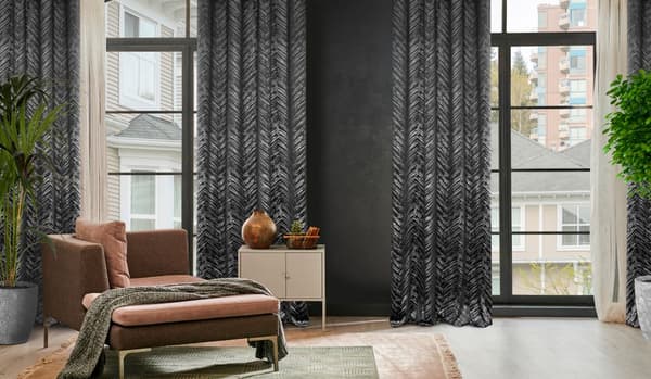 Färdig gardin med öljetter SARA 140x250 Eurofirany svart/silver