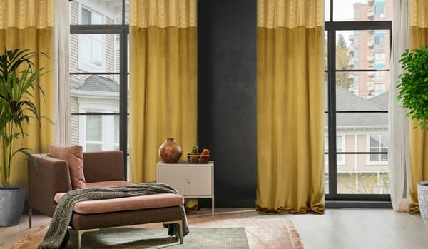 Färdiggjord gardin med öljetter ELEN 140x250 Eurofirany honung/champagne