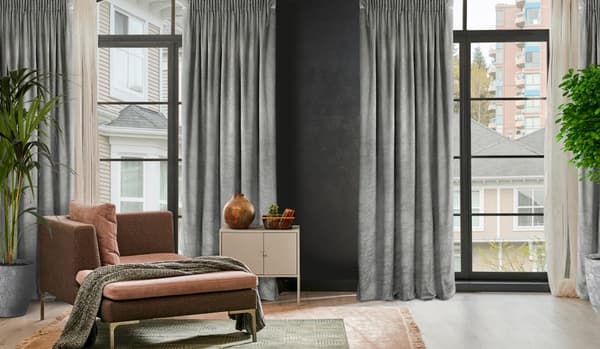 Færdiglavet gardin på tape RIVA 140x270 Eurofirany ask
