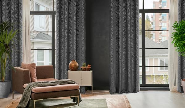 Färdig gardin med öljetter INGA 140x250 Pierre Cardin Eurofirany svart