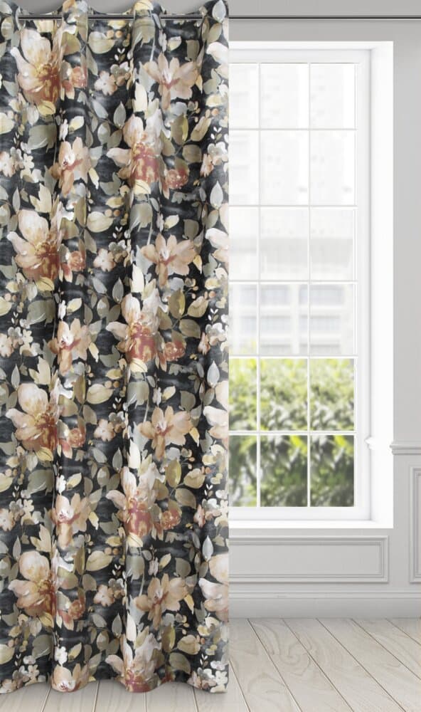 Færdiglavet gardin med øjer BETTY 140x250 Eurofirany sort med et blomstermotiv