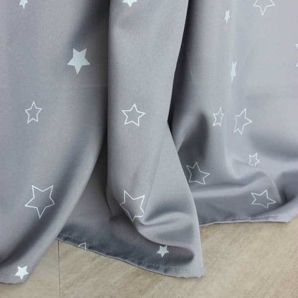 Färdig gardin med Galaxy 140x250 öljetter, glödande i mörkret