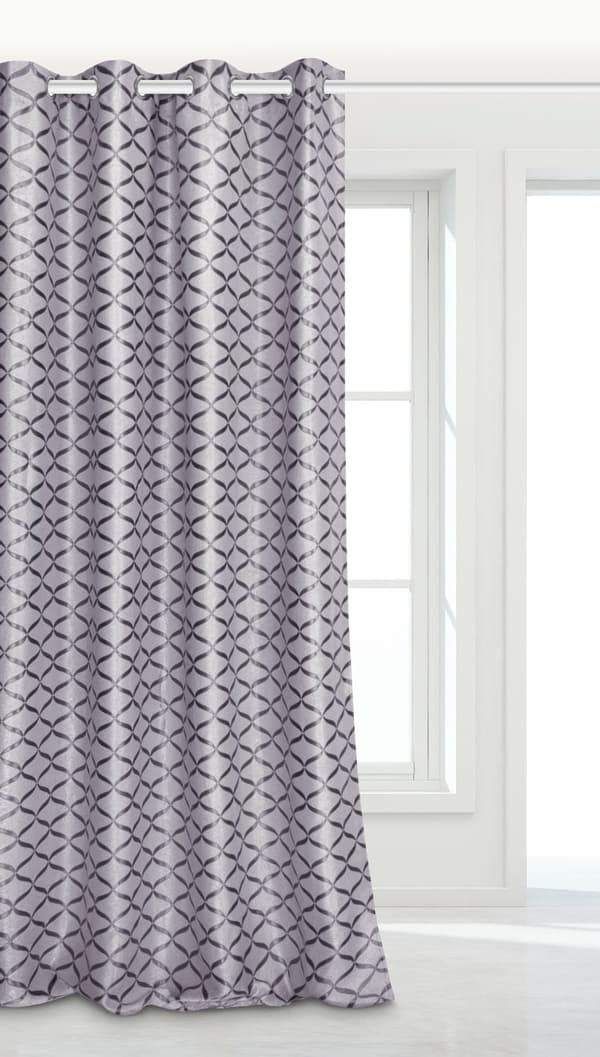Färdiggjord gardin med öljetter FALA 140x250 mörkläggning jacquard silver