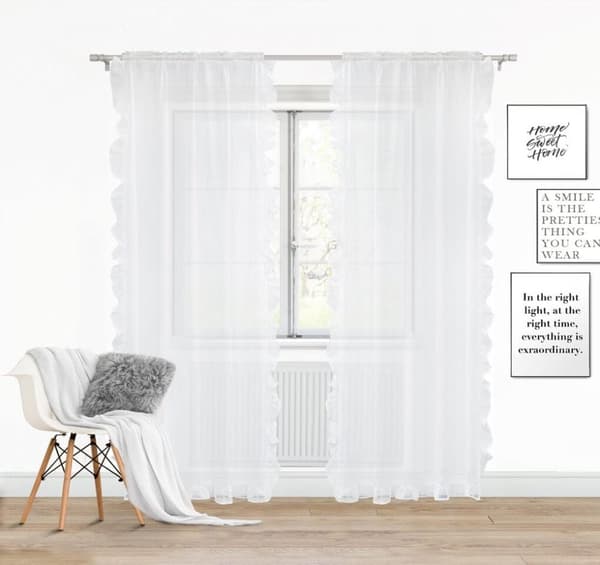 Färdig gardin på tejp RUFFY 140x250 vit med volang