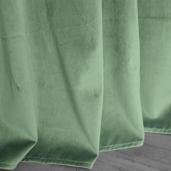 Færdiglavet gardin på tape VELVET SOFT 140x300 fløjlssalvie