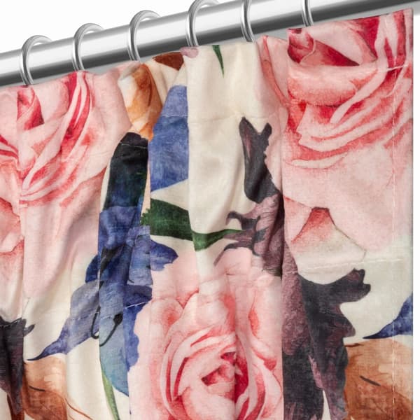 Färdig gardin på tejp Rose Light 140x270 sammetsgrädde rosor
