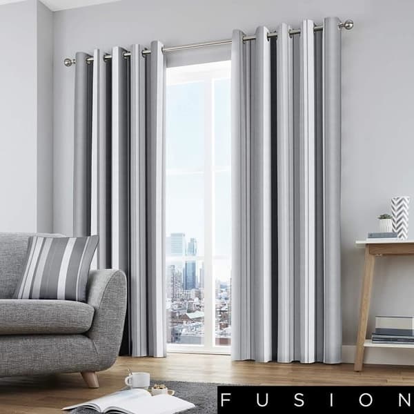 Ett par gardiner - Fusion - Whitworth Stripe - 100% bomull - 229x229cm - Öljetar